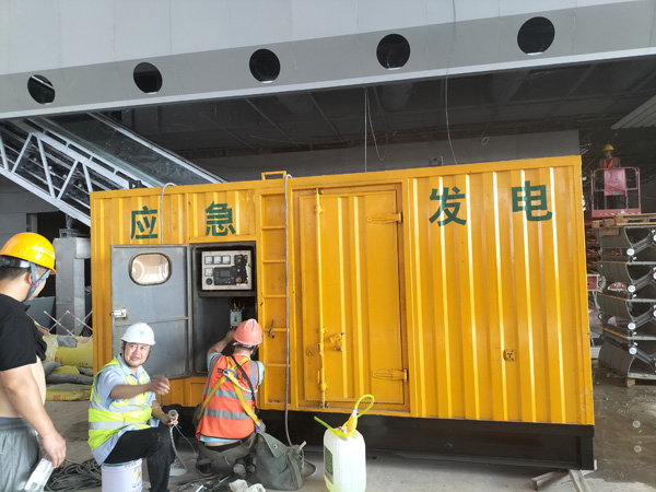 抚松怎样判断空气滤清器是否需要更换？